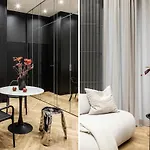 Impact Cozy Flat With Zen Gardenact * Warschau