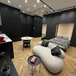 Impact Cozy Flat With Zen Gardenact * Warschau